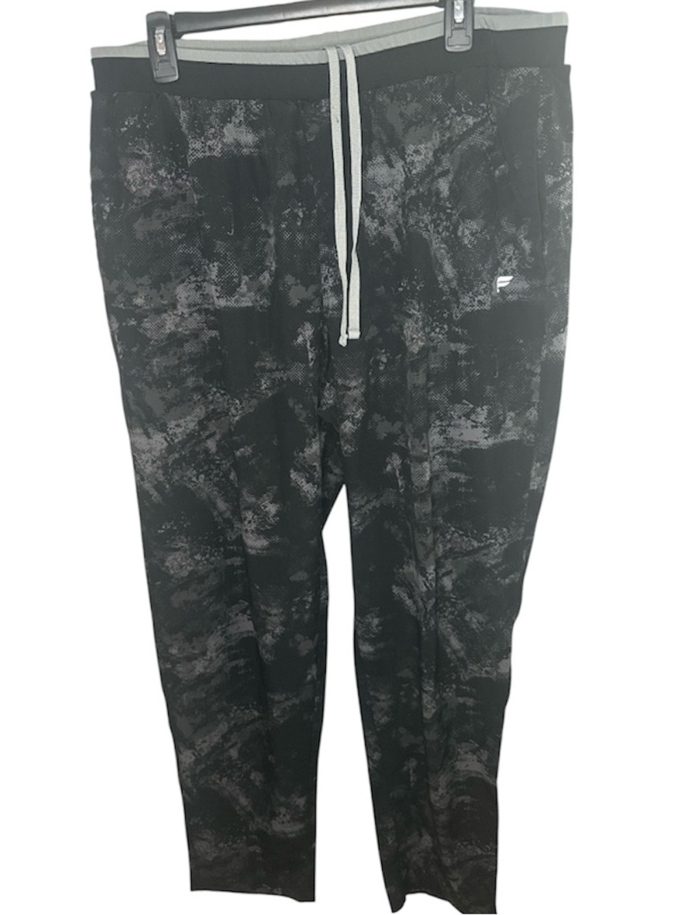 Fabletics Men’s “The Fundamental” Dark Camo Athletic Jogger Pants